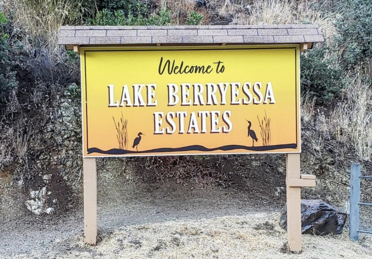Welcome to Lake Berryessa Estates neighborhood sign